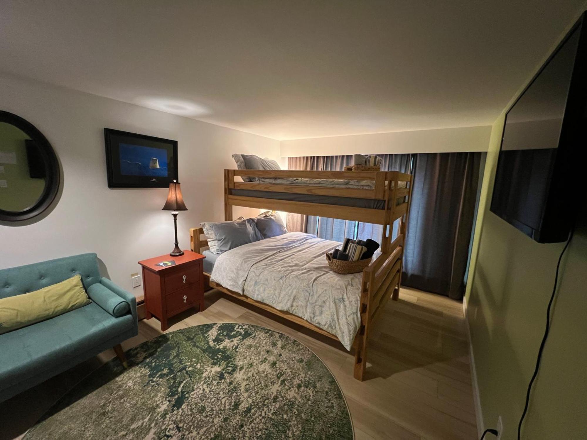 好丘。Hacho House Bed & Breakfast Yellowknife Eksteriør bilde