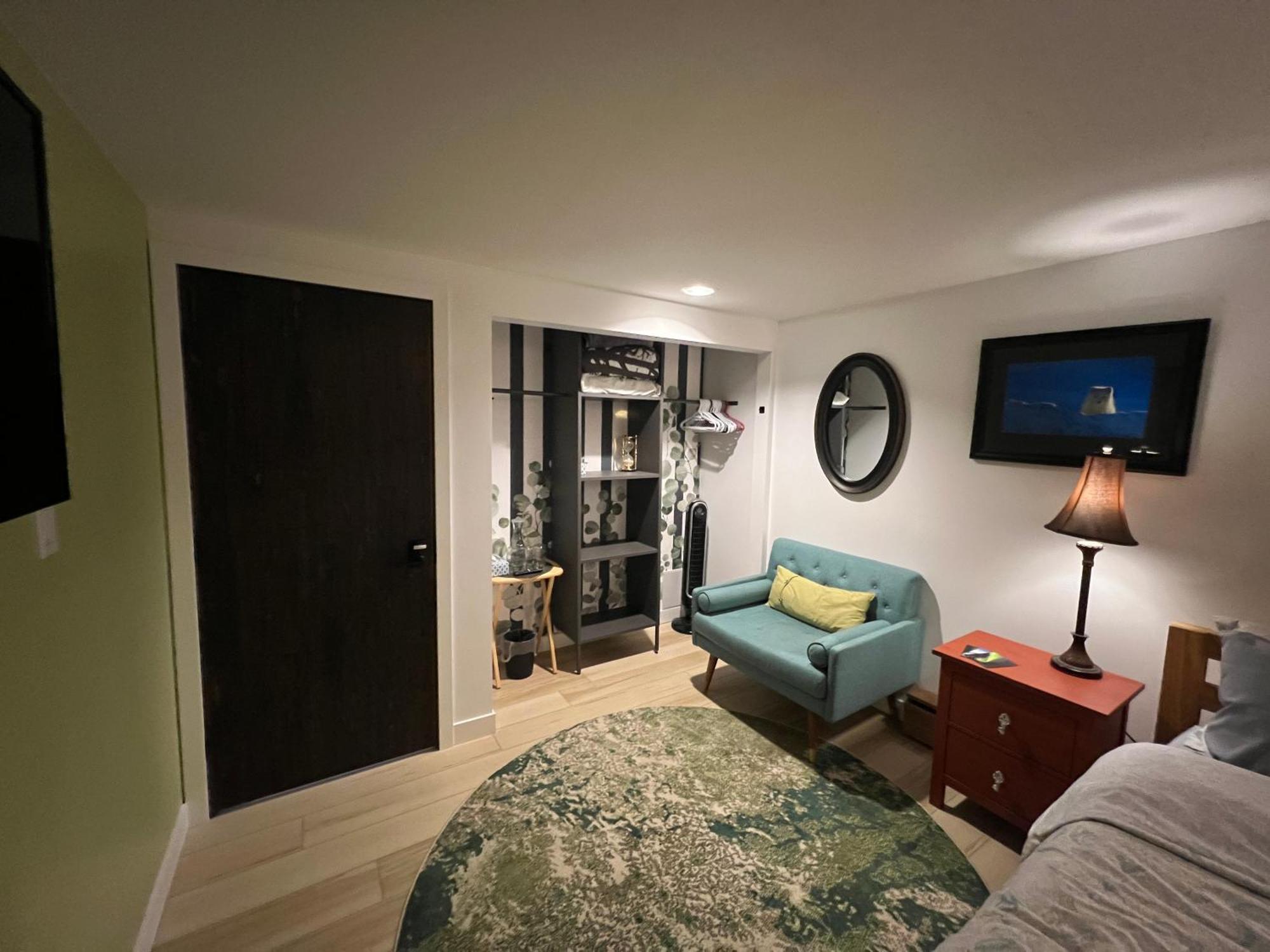 好丘。Hacho House Bed & Breakfast Yellowknife Eksteriør bilde